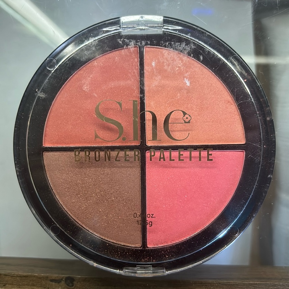 Bronzer palette